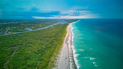 Fototapeta premium aerial view of Hobe Sound beach