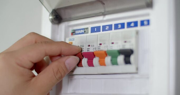 Turn off one main circuit breaker and all power will go out.Turn off the main circuit breaker, cutting off all power to the house.Circuit breakers for small homes with few appliances or rooms.