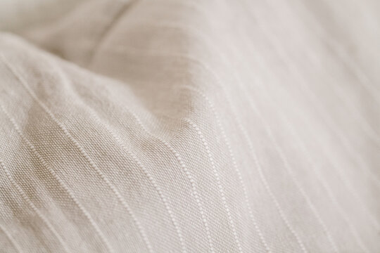 Beige with White Lines | Cozy Pillow with attached White Line Pattern | Beige mit wei&szlig;en Linien | Weiches gem&uuml;tliches Kissen mit eingestickten wei&szlig;en Strukturen