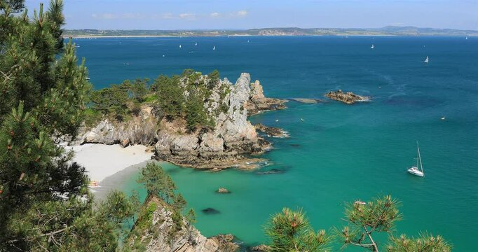 La Pointe de Saint-Hernot au bord de la Presqu'&icirc;le de Crozon en Bretagne