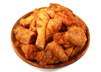 Crispy and golden Korean-style fried chicken served in a wooden bowl. A popular K-Food with a light coating and juicy inside, loved at home and in restaurants.
