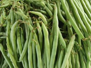 pile of fresh green beans