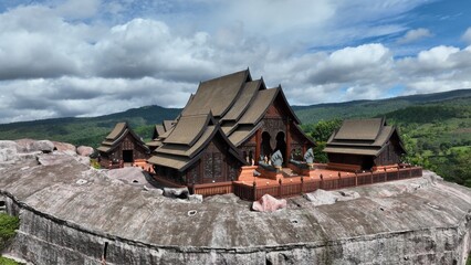 Wat Somdet Phu Ruea Ming Mueang is a beautiful and peaceful Buddhist temple located in Phu Ruea District, Loei Province, Thailand. Known for its stunning architecture, serene atmosphere.