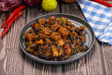 Squid with vegetables in oyser sauce