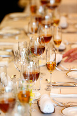 パーティー会場のワイングラス