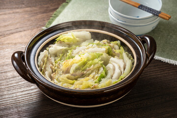 白菜と豚バラの鍋料理