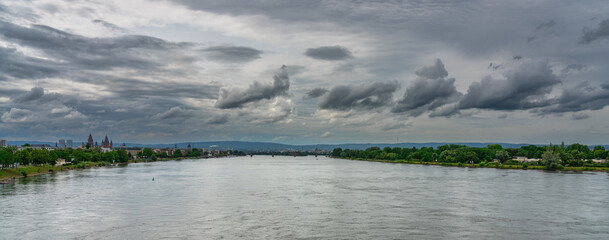 Rheinpanorama bei Mainz