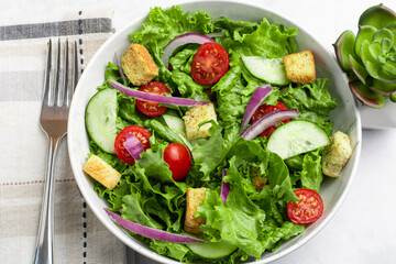  garden salad top with croutons,