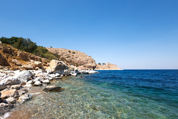 Akdamar İsland's coast and Van Lake