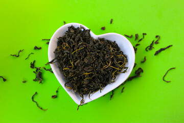 Dried mulberry leaves, commonly used for herbal tea and traditional remedies.