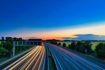 Langzeitbelichtung - Autobahn - Strasse - Traffic - Travel - Background - Line - Ecology - Highway - Long Exposure - Motorway - Night Traffic - Light Trails - High quality photo