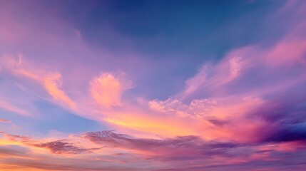 Obraz premium Radiant Cumulus Clouds Transitioning at Dusk – Immersive Sky Composition for Digital Wellness and Metaverse Experience Design