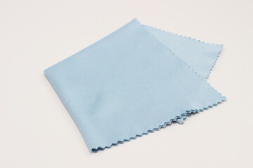 青色のシンプルなレンズクロス、やさしい肌触り