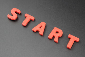 黒背景に輝くSTART