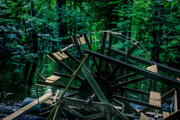 Antiquated water wheel 