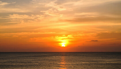 Obraz premium Nature beautiful Light Sunset or sunrise sky over sea background