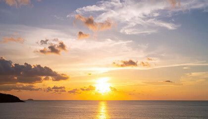 Obraz premium Nature beautiful Light Sunset or sunrise sky over sea background