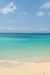 波照間島のニシ浜ビーチからから眺める西表島