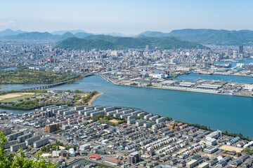屋島の展望台から眺める高松の市街地