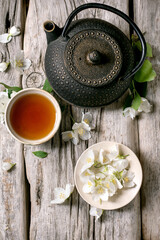Traditional Cast Iron Teapot White Jasmine