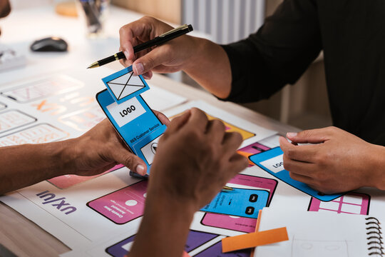 Teamwork Programers meeting for discussion data analysis for UX and UI programming for preparing for Generative AI Technology