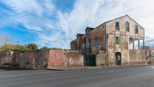 Verlassenes Haus auf der Azoreninsel Sao Miguel