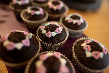 Leckere Schokomuffins mit Topping