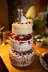Mehrst&ouml;ckige Hochzeitstorte