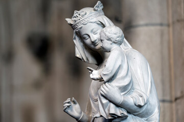 Fototapeta premium Auxerre cathedral. The crowned Virgin Mary carrying the baby Jesus in her arms. Auxerre. France.