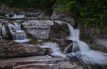 芦別市の三段滝、清流の輝き / Sandan-daki Falls in Ashibetsu City, Glimmering Clear Stream