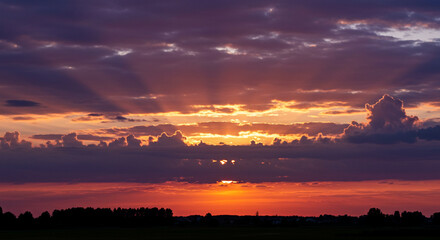 Fototapeta premium Golden Summer Sunset – Tranquil Evening Glow