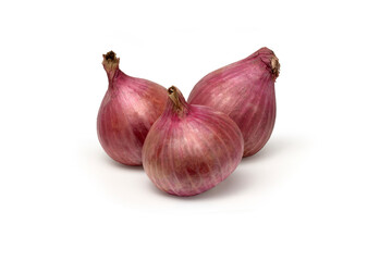 Fototapeta premium Fresh Organic Shallots Isolated White Background Healthy Ingredient