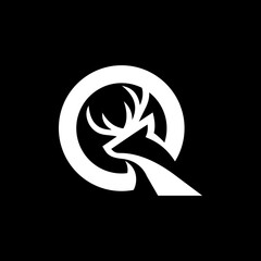 letter Q deer logo