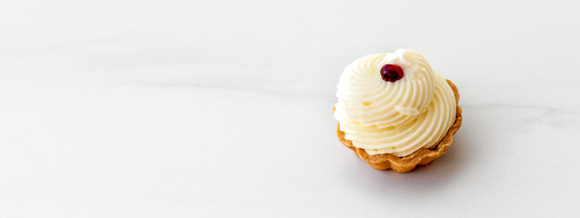 Cupcake (mini tart) with cream - top view
