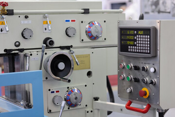 milling machine with 3 axis digital readout