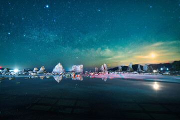 三日月と銀河の共演