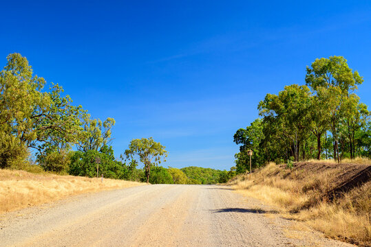 Endless horizons and dusty solitude—journeying through the vast, remote roads of Outback Australia where silence, space, and red earth rule the landscape.