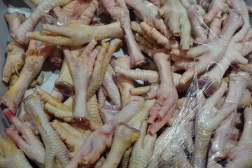 chiken feet in the basket 