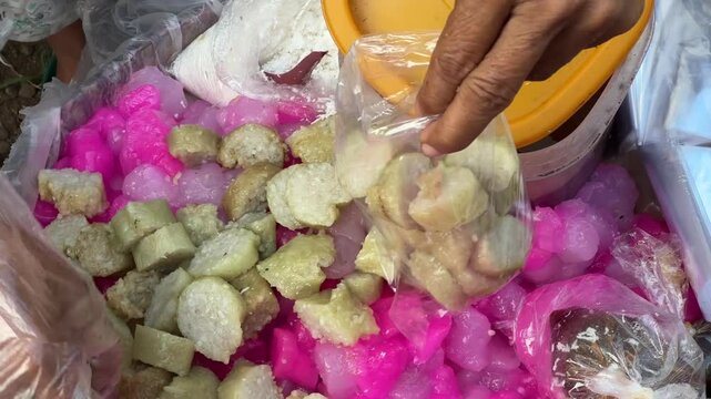 Indonesian Traditional Snack &ndash; Cenil from Central Java in 4K