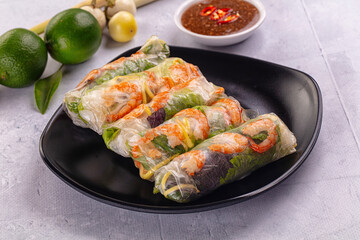 Vietnamese spring roll with prawn