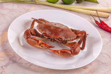 Gourmet steamed crab served lime