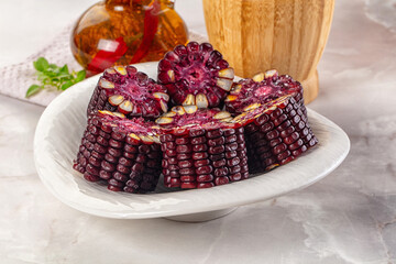Ripe boiled black corn garnish