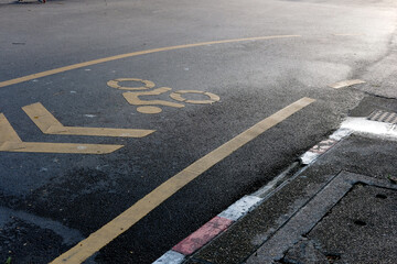 parking sign on the road