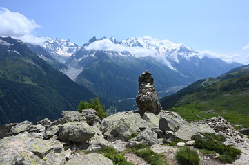 Steinmann bei La Flegere mit Mont Blanc-Gruppe