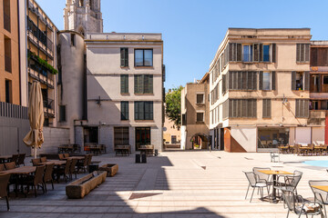 Historischer Platz in Girona, Spanien Architektur und Stadtleben bei Tag