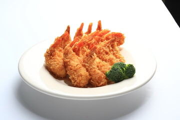 코코넛 쉬림프 – 바삭하게 튀긴 새우 요리
Coconut Shrimp – Crispy Fried Prawns
ココナッツシュリンプ（カリカリ揚げエビ）
Crispy coconut shrimp made with a crunchy coconut batter. A popular appetizer or bar snack often served with dipping 
