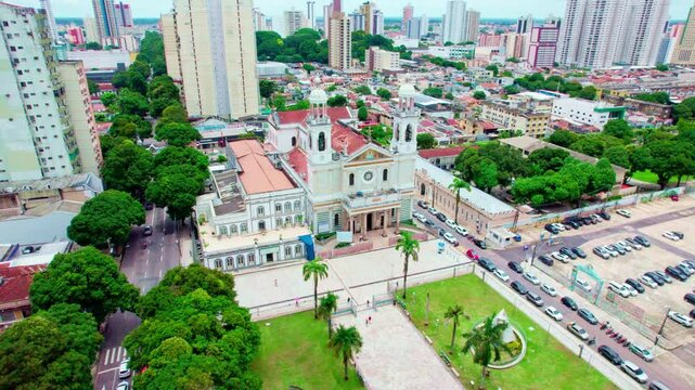 Urban transportation, COP30 host city, Pagoda buildings, green Belem