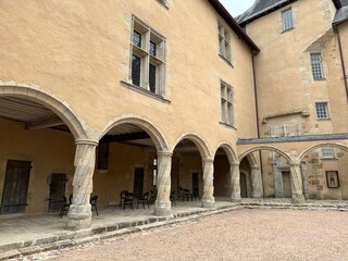 Cour intérieure du Château musée de Rochechouart