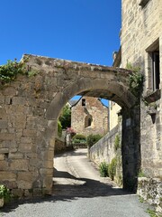 Dans les rues de Saint-Robert en Corrèze