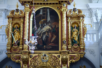 Der Hochaltar der Klosterkirche St. Martin in Disentis/Mustér, Graubünden (Schweiz) 